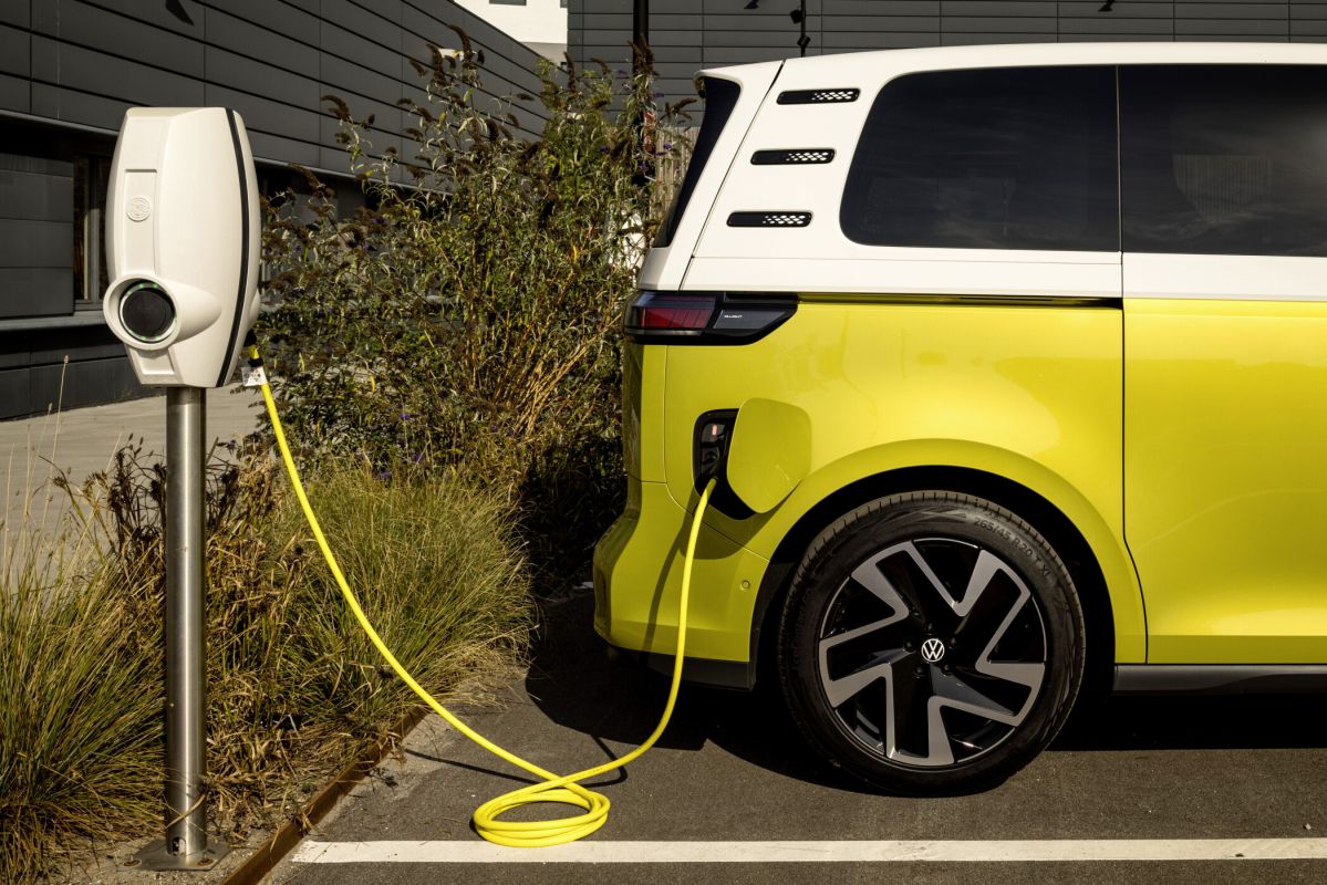 Automobile/Pratique. Prise, Wallbox, borne, ou recharger votre voiture  électrique et à quel prix ?